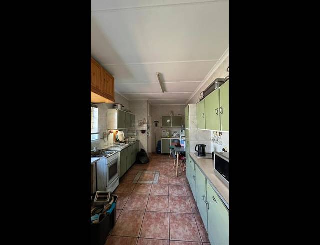 5 BEDROOM HOUSE FOR SALE IN PARKRAND